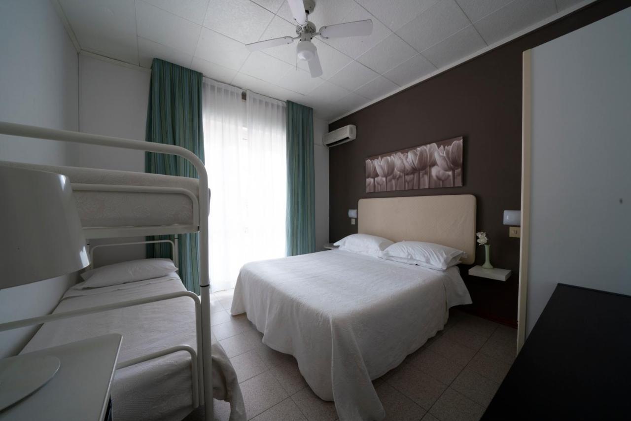 Hotel Maarea Milano Marittima Buitenkant foto
