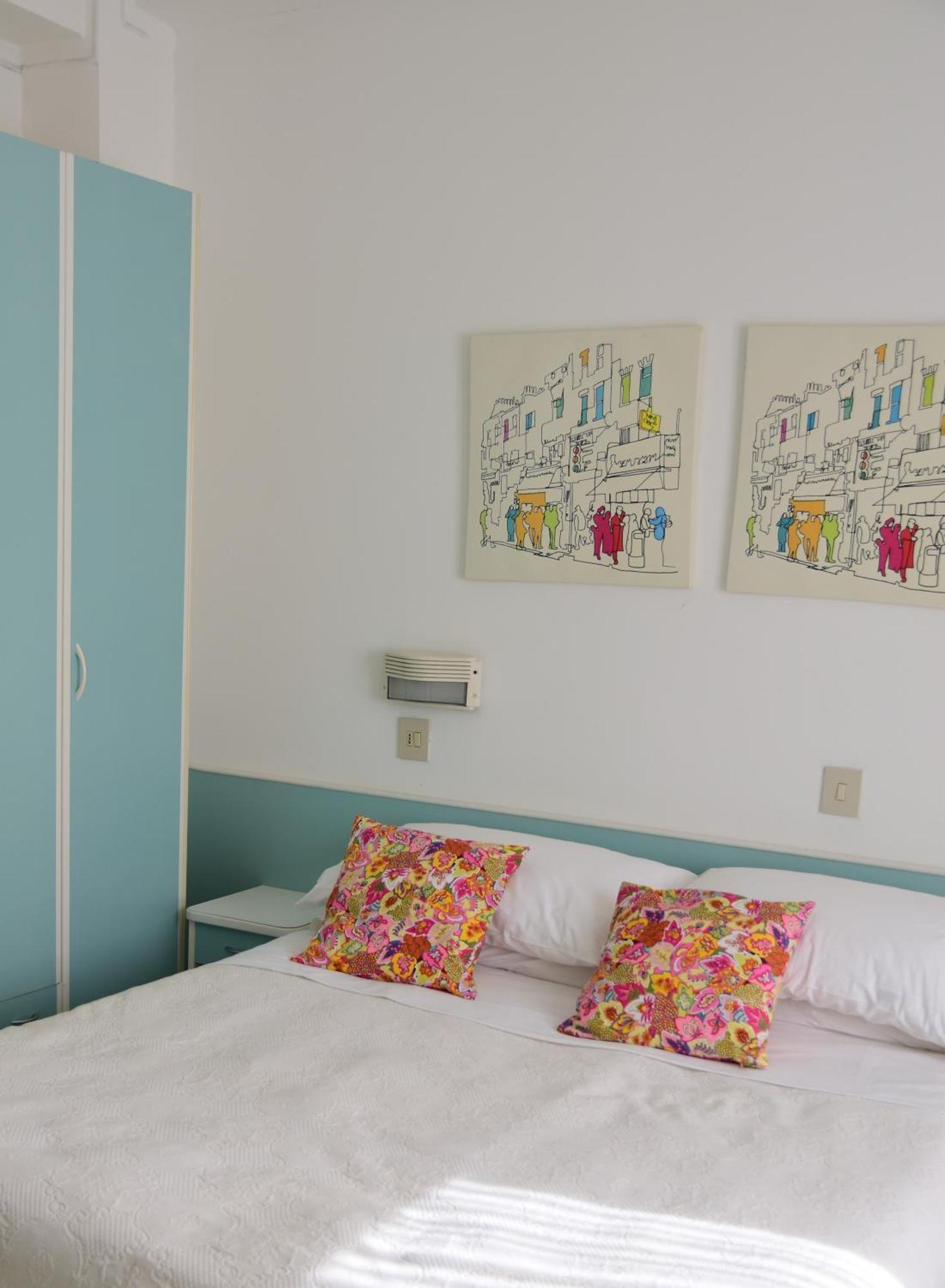Hotel Maarea Milano Marittima Buitenkant foto