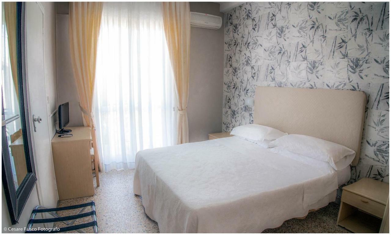 Hotel Maarea Milano Marittima Buitenkant foto
